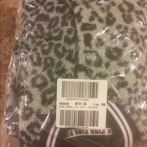 *SOLD* NWT VS PINK Leopard Sherpa Bomber Jacket - Picture 4 of 7